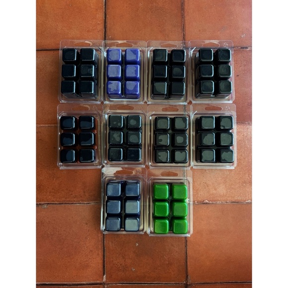 (10) White Rabbit Wax Co. Fall/Halloween 24’ Clamshell Wax Melts Home Fragrance - Picture 5 of 5